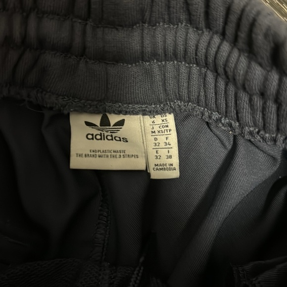 🍍ADIDAS YOUTH SWEAT PANTS🍍Sz 6/gray/blue color - Picture 2 of 3